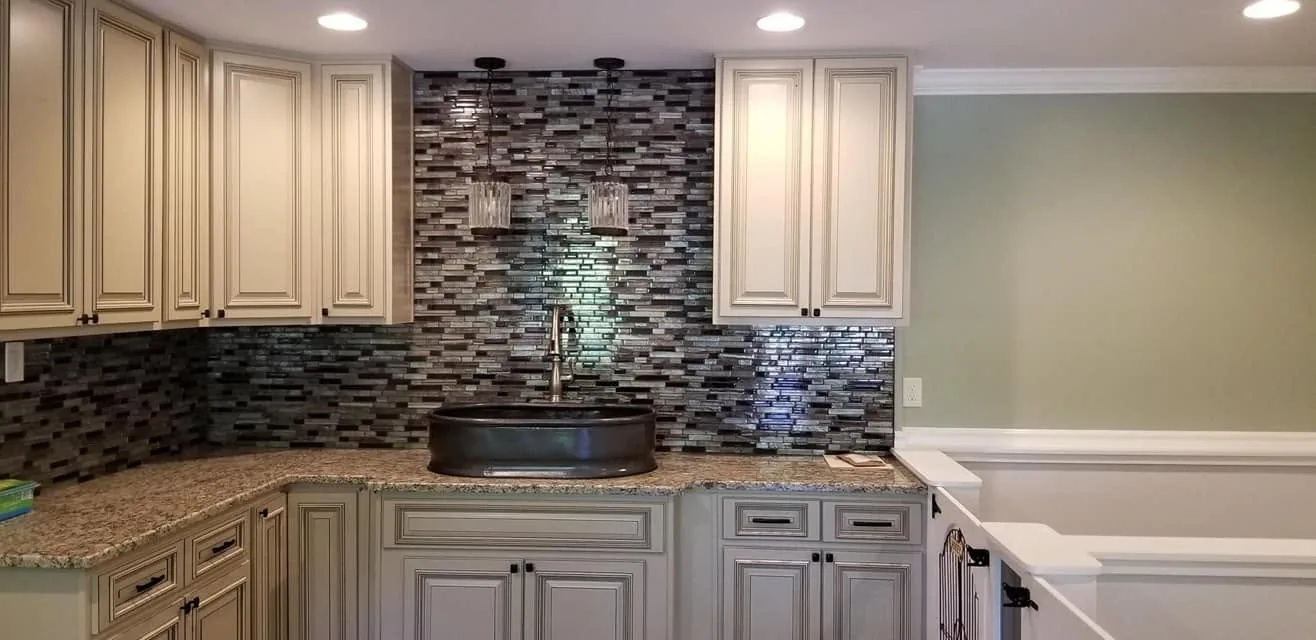 Kitchen & Custom Built-Ins
